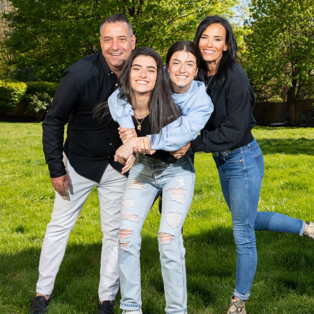 Mom & Dad's Take on TikTok D'Amelio Family