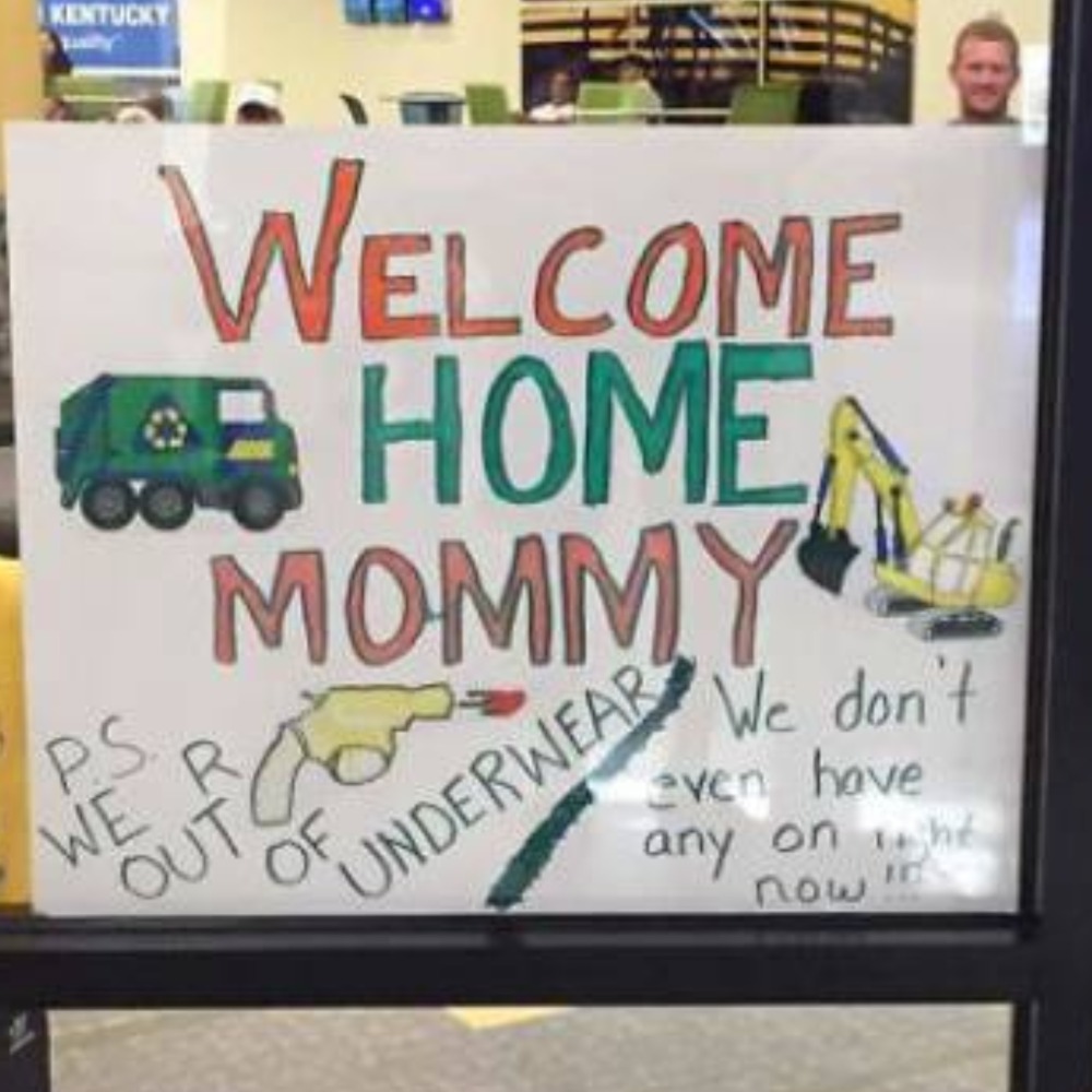 welcome home airport signs