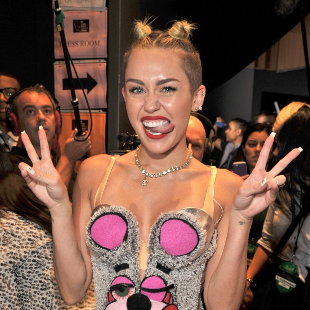 Miley Cyrus, Hairstyles