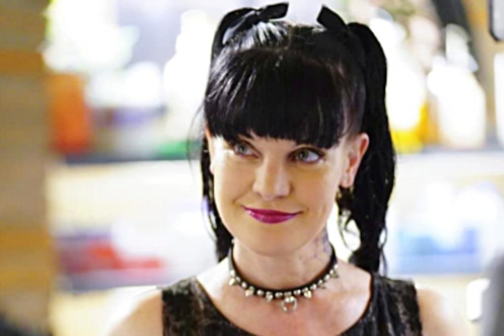 Pauley Perrette, Leaving contracts