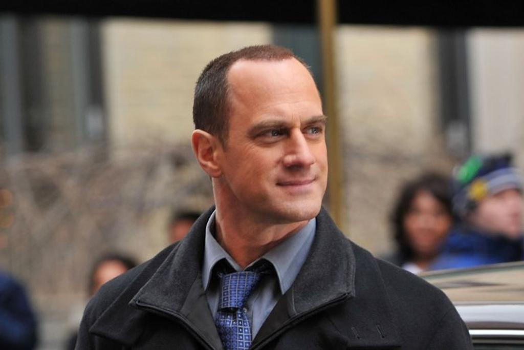 Christopher Meloni, Leaving contracts