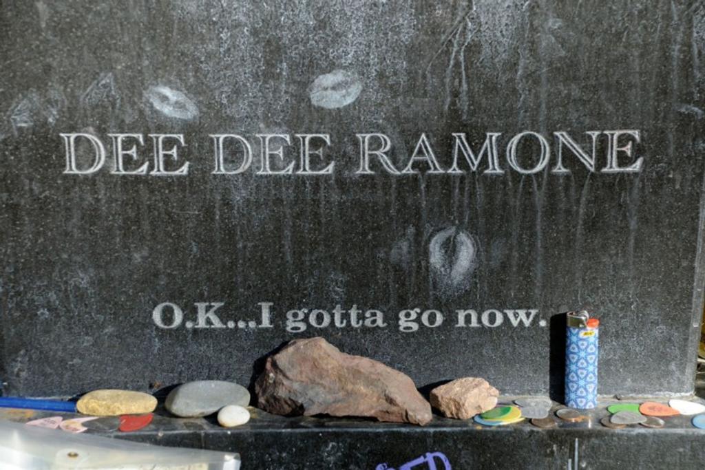 Dee Dee Ramone Celeb Gravetsones