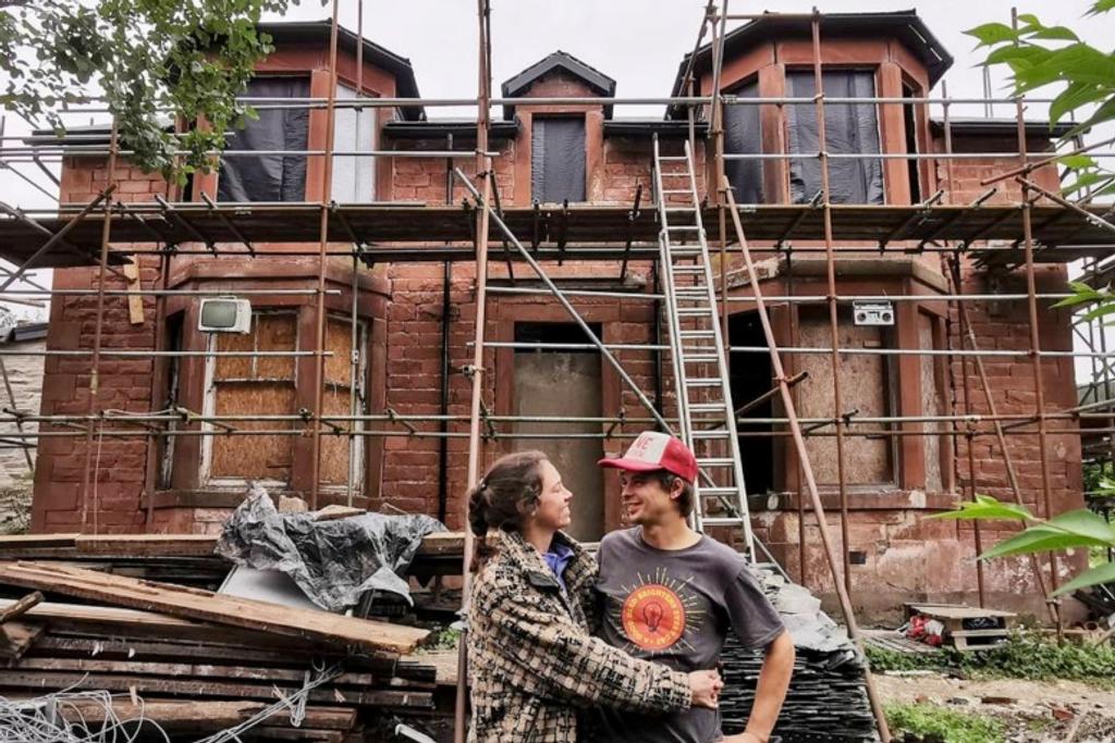Couple renovates old mansion