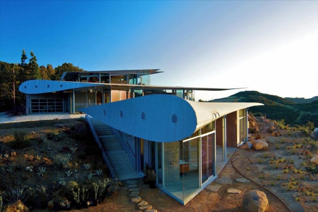 House built from airplane