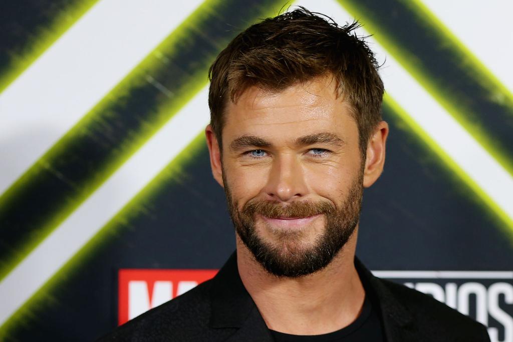 Hemsworth trolls Chris Evans