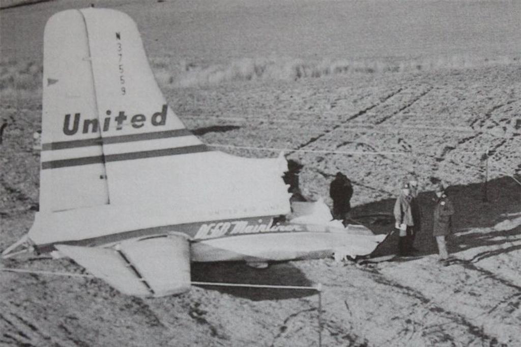 airplane crash united airlines