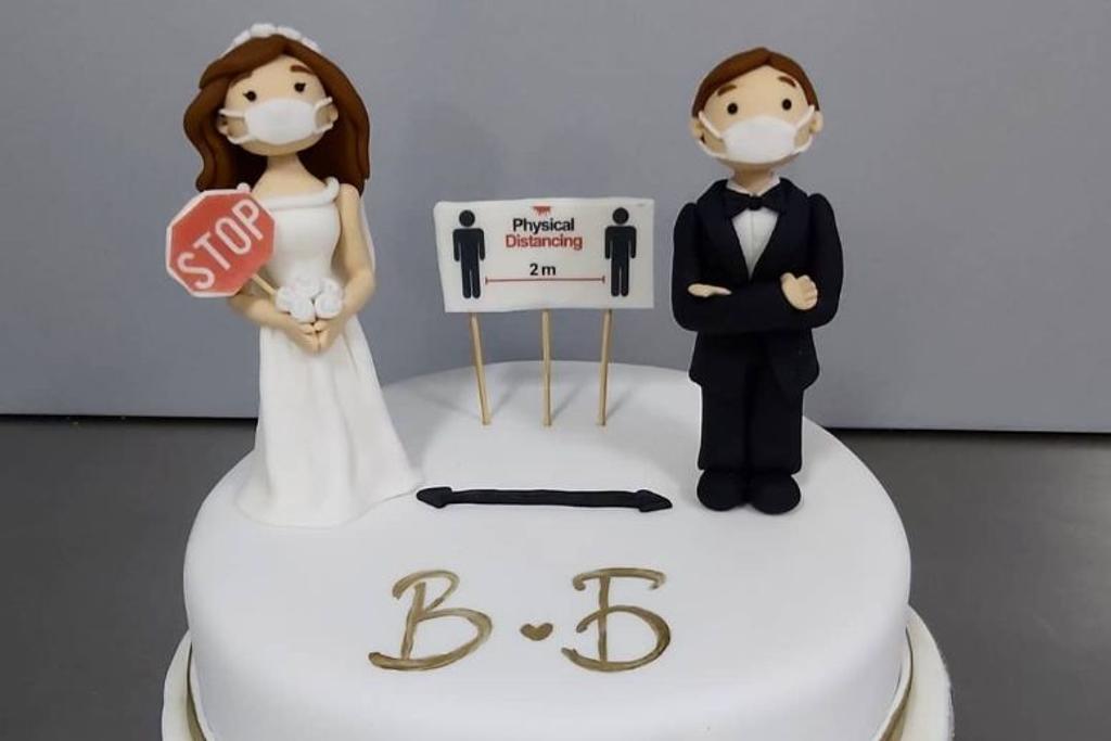 Hilarious Wedding Cake Covid