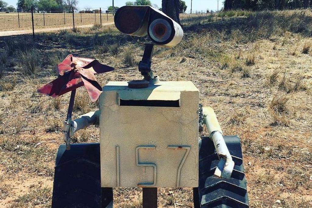 Wall-E, Mailbox, Funny, Creative