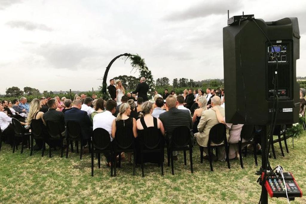 Wedding Crasher viral story