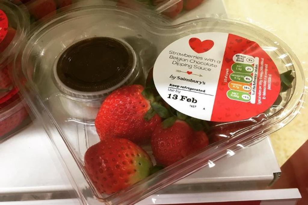 Valentine's Day Chocolate Strawberries
