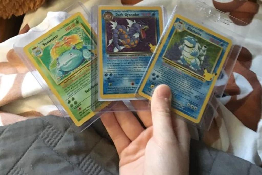Pokemon Cards Trading 90s