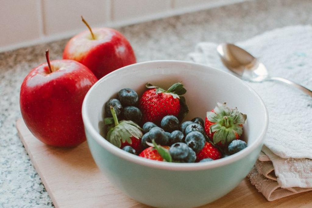 berries healthy snack diet