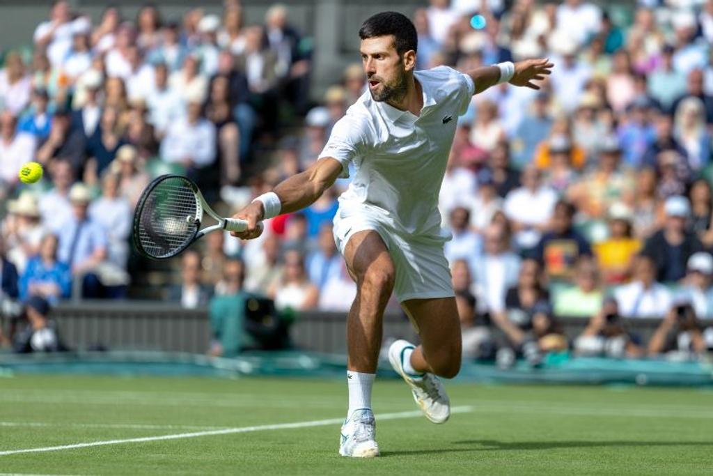 Novak Djokovic Wimbledon racquet