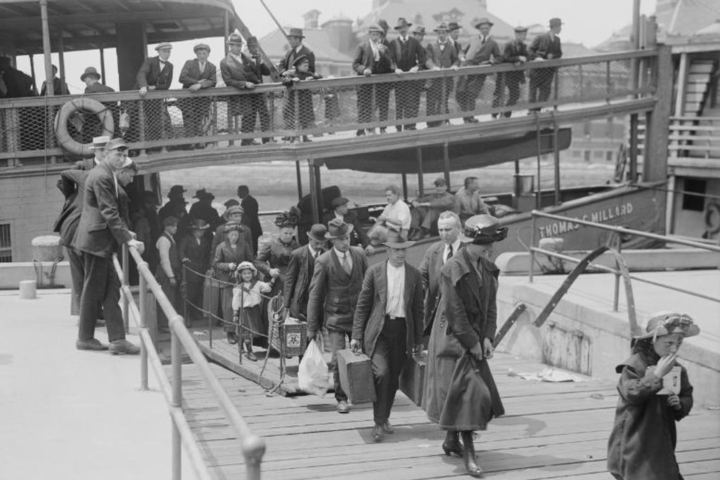 1912 Titanic Ellis Island