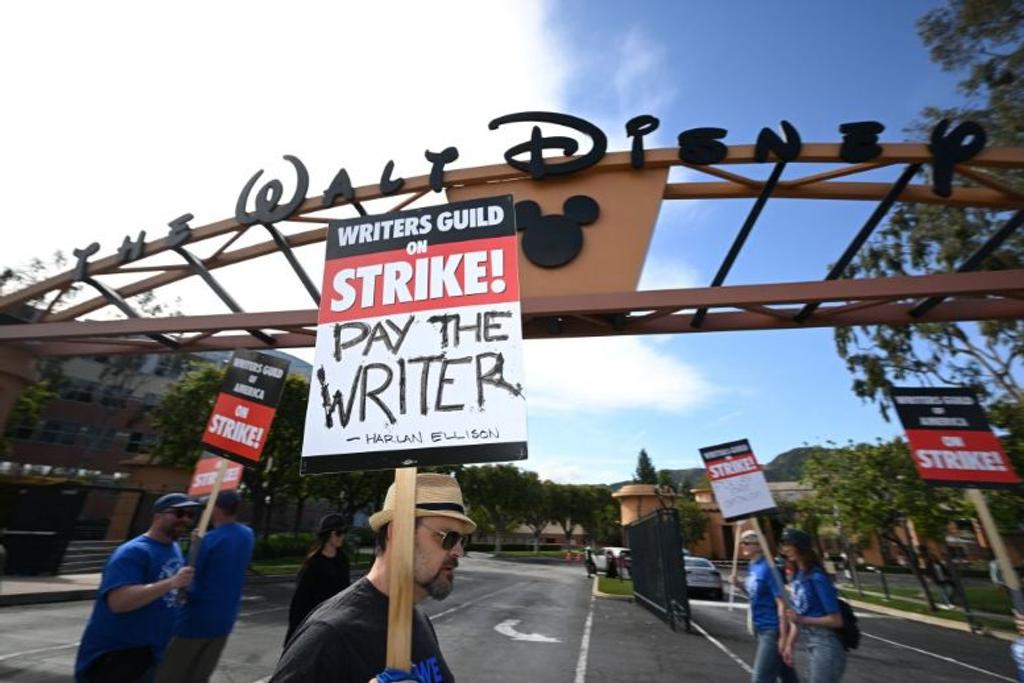 Disney Studios Strike WGA