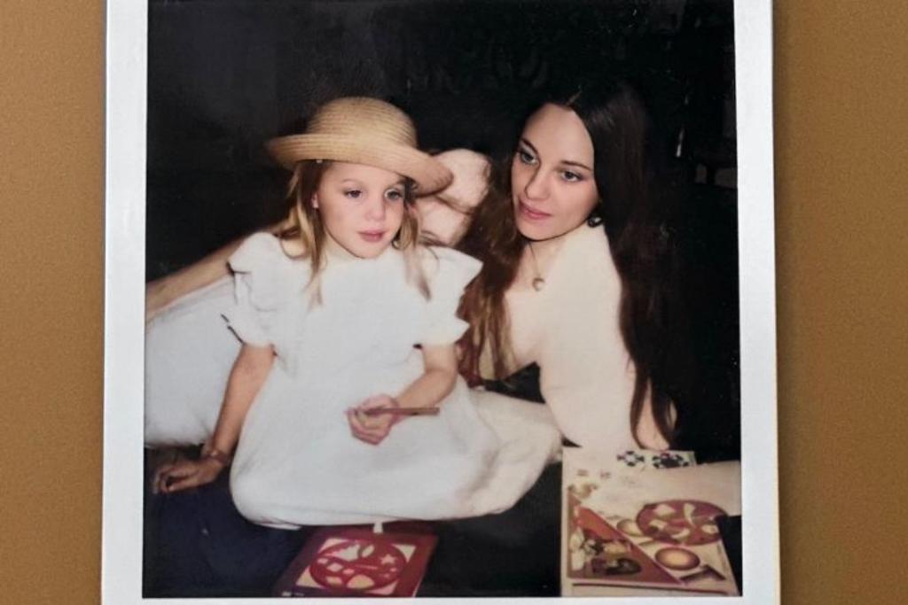 Angelina Jolie Famous Parents