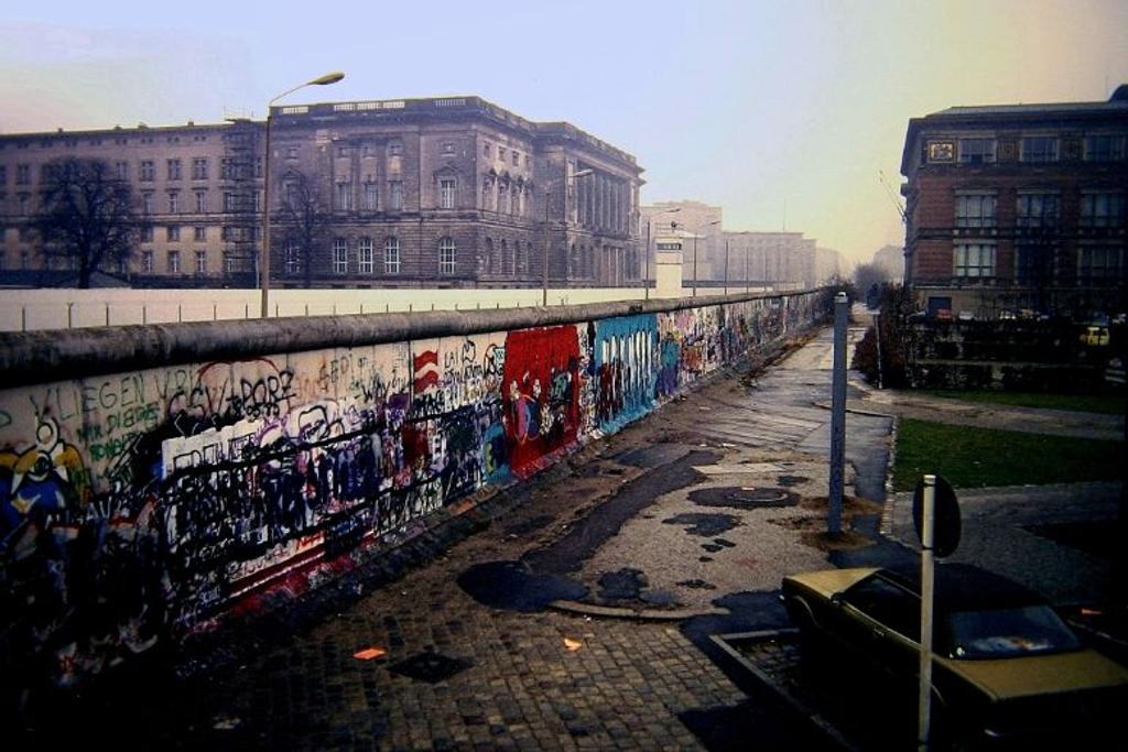 Berlin Wall Divided Germany