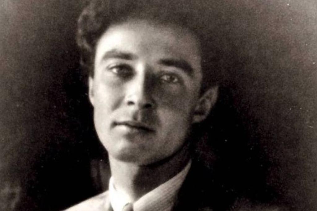 Einstein Oppenheimer Young Student